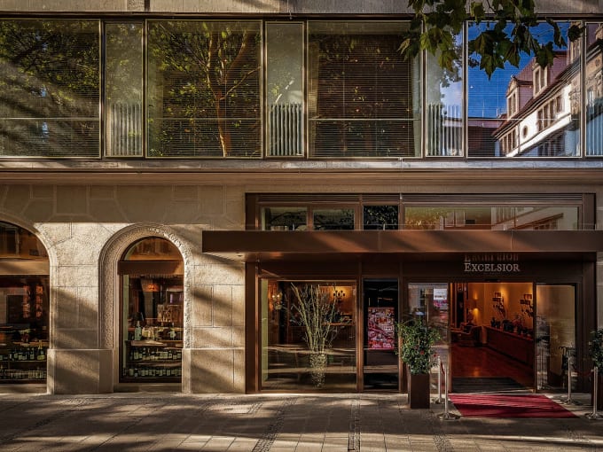 Hotel Excelsior by Geisel